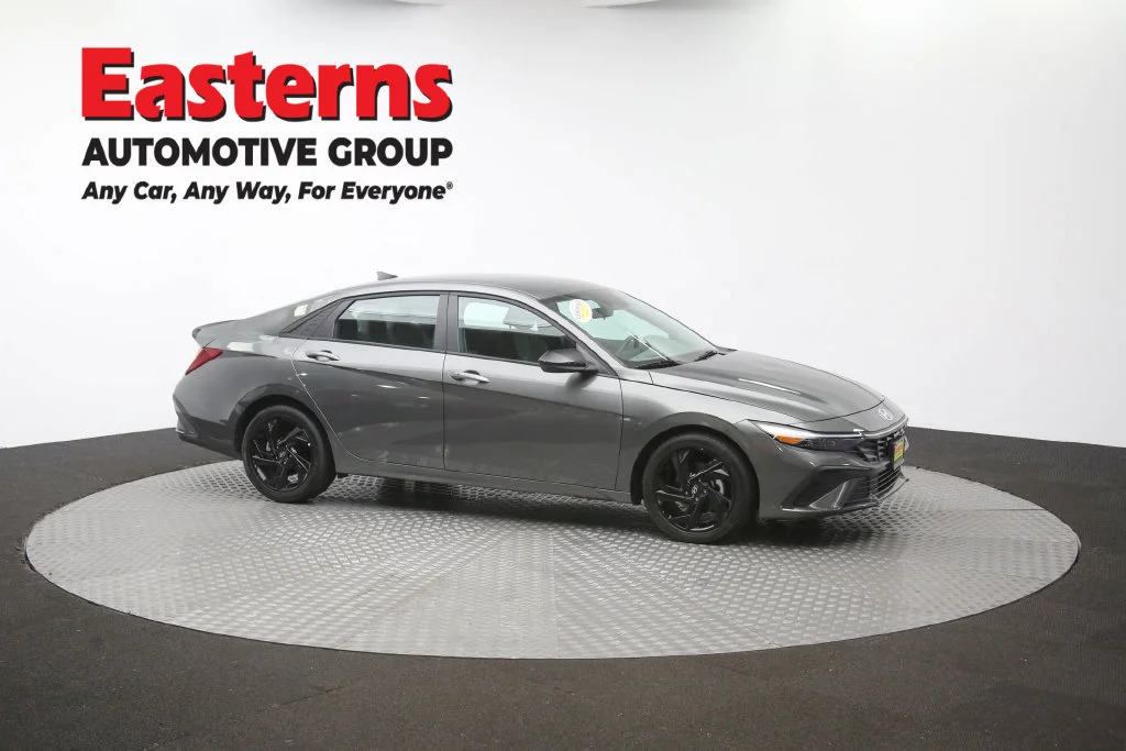 Used 2026 Gray Hyundai SEL Sport image 47