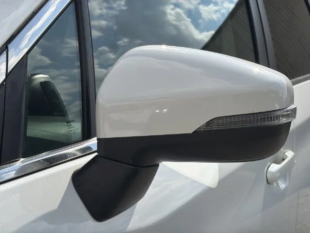 Used 2022 White Subaru Limited image 43