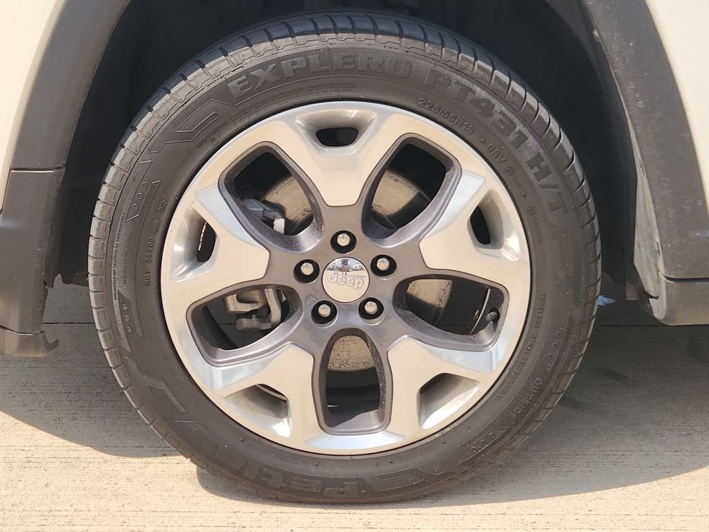 Used 2021 White Clearcoat Jeep Limited image 11