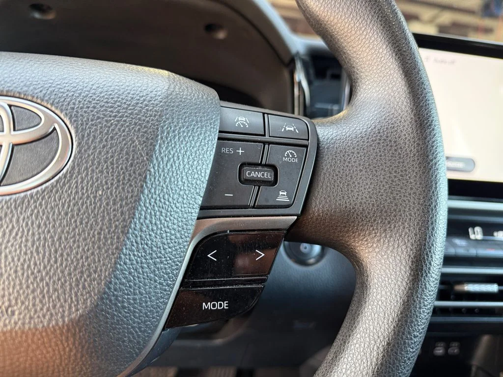 Used 2025  Toyota LE image 25