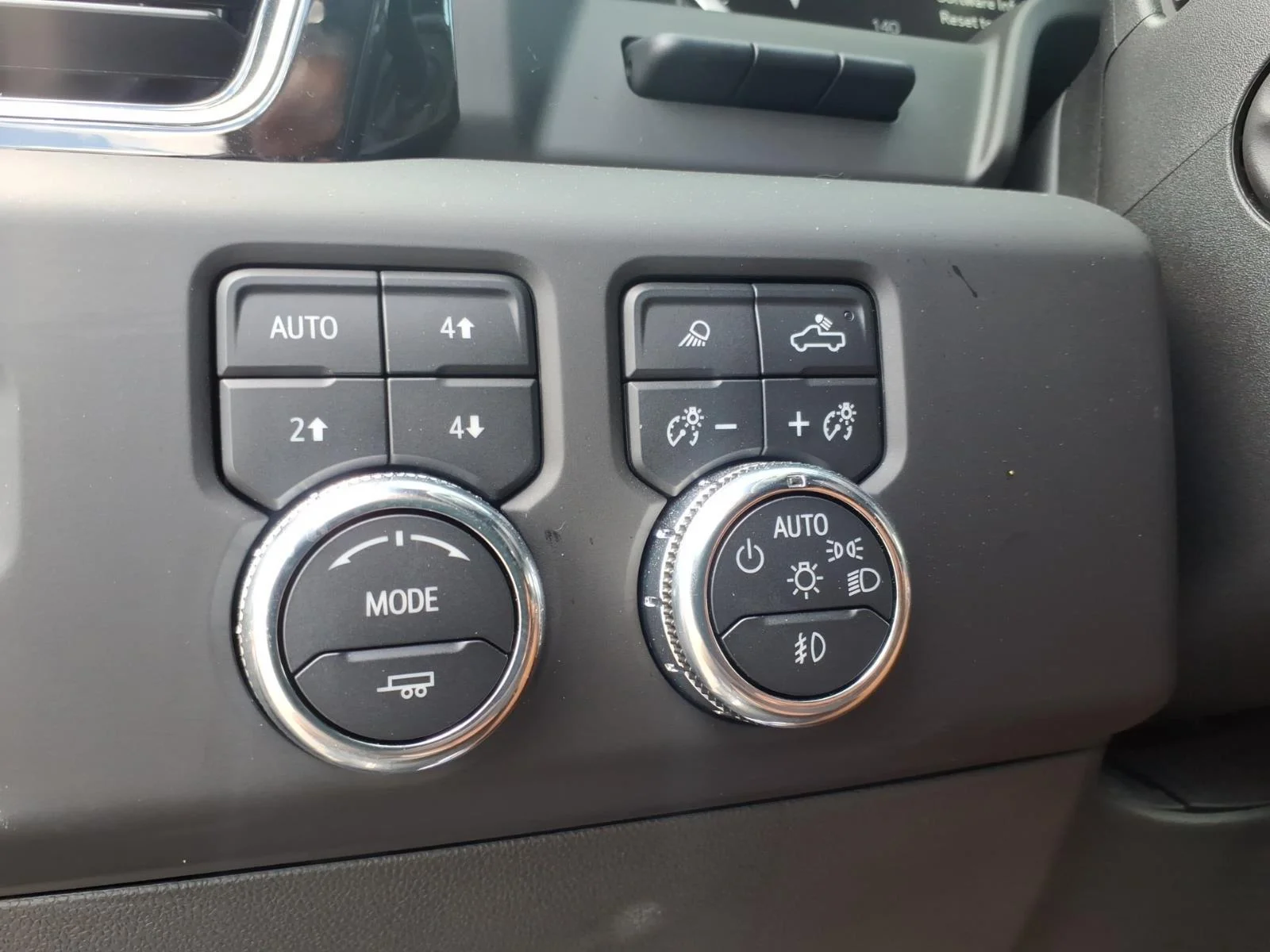Used 2022 Onyx Black GMC Denali Ultimate image 10