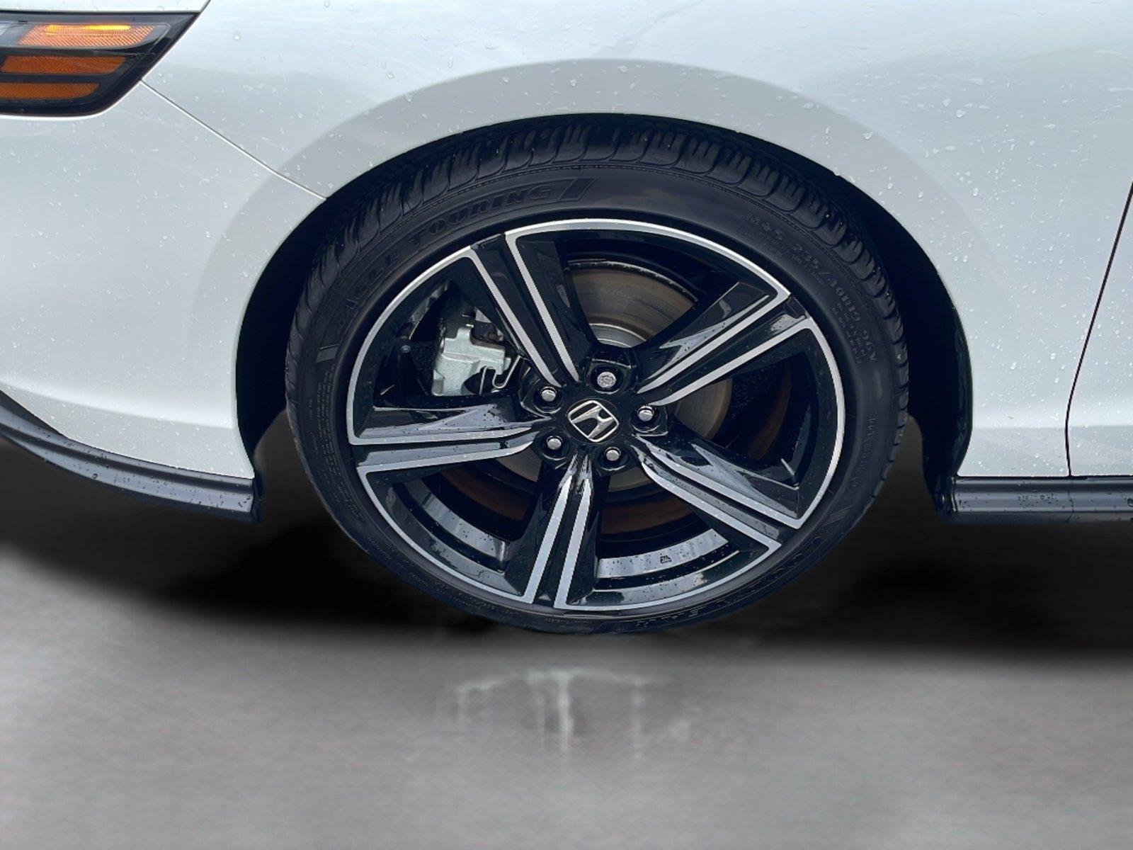 Certified Used 2024 Platinum White Pearl Honda HYBRID SPORT image 15