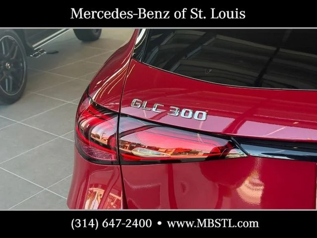 New 2026 MANUFAKTUR Patagonia Red Metallic Mercedes-Benz GLC 300 image 5