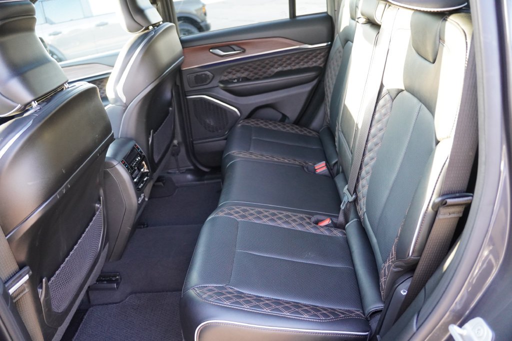 Certified Used 2025 Gray Jeep Summit image 17