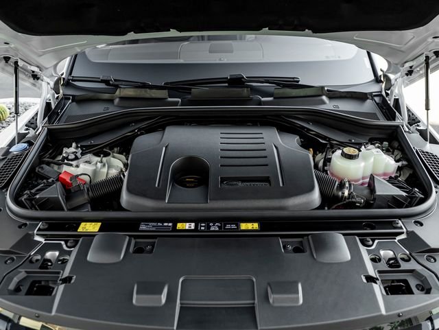New 2026 Fuji White Land Rover SE image 36