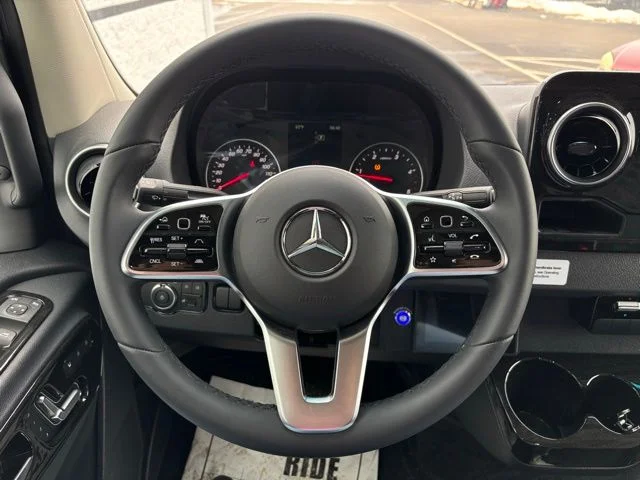 New 2026 Iridium Silver Mercedes-Benz Discovery Touring image 26