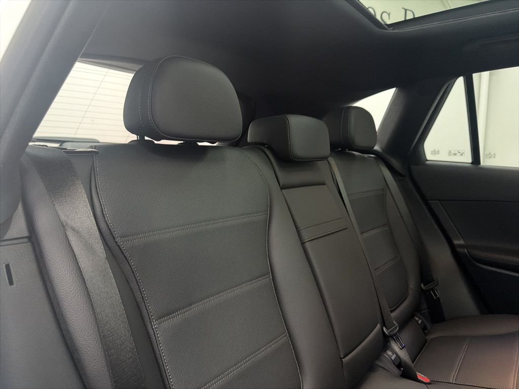 Used 2026 White Mercedes-Benz GLC 300 image 25