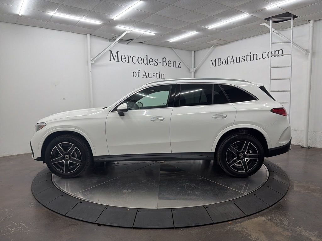 New 2026 Polar White Mercedes-Benz GLC 300 image 4