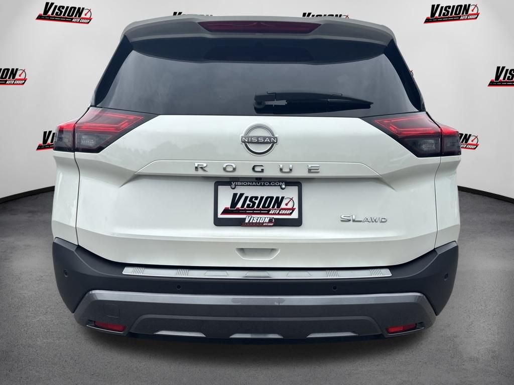 Used 2023 White Nissan SL image 6