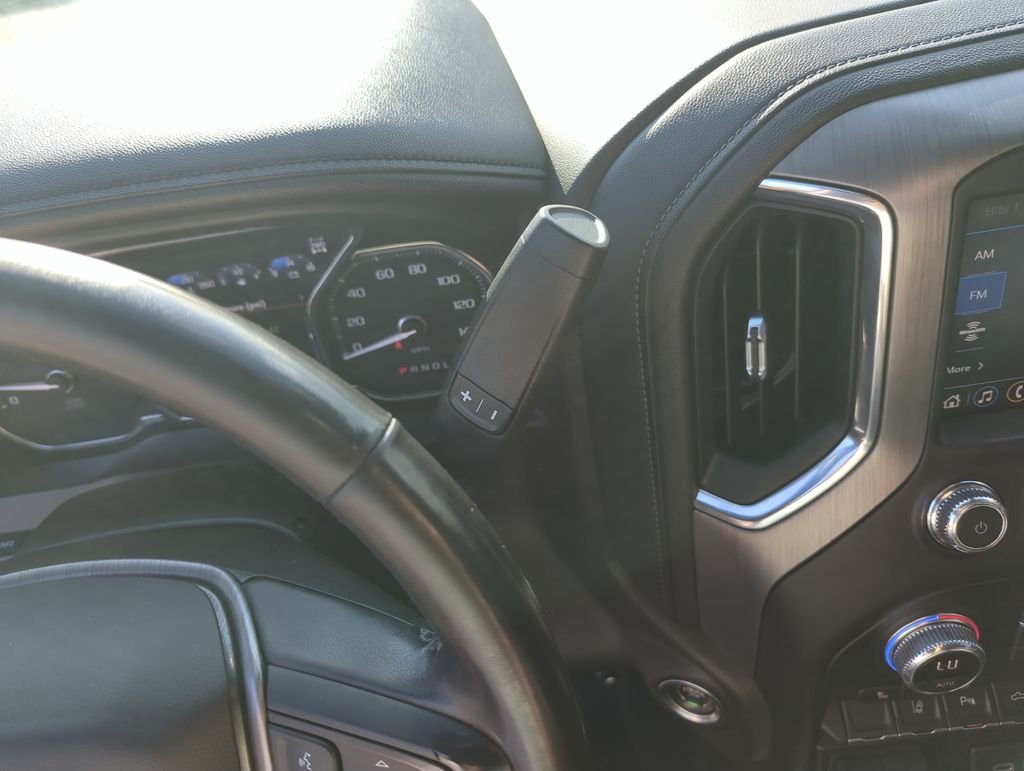 Used 2021 White GMC Denali image 23
