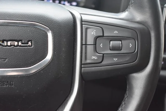 Used 2023 White GMC Denali Ultimate image 28