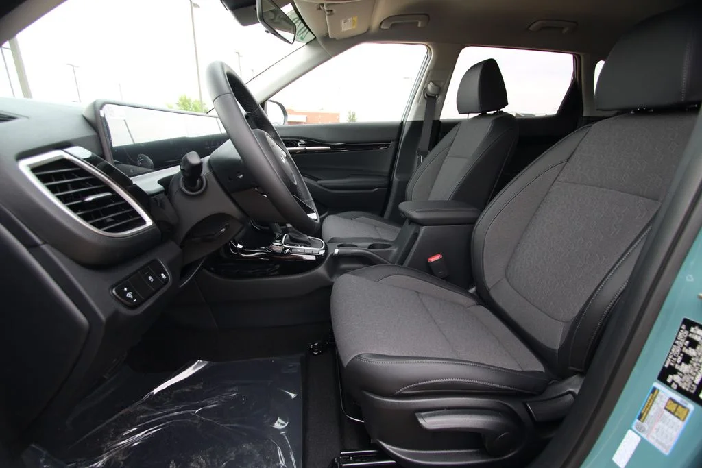 New 2026 Pluton Blue / Black Roof Kia S image 6