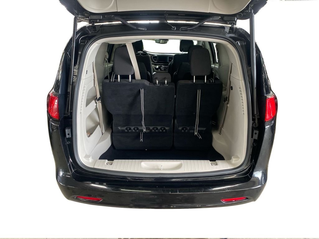 Used 2024 Black Chrysler LX image 6