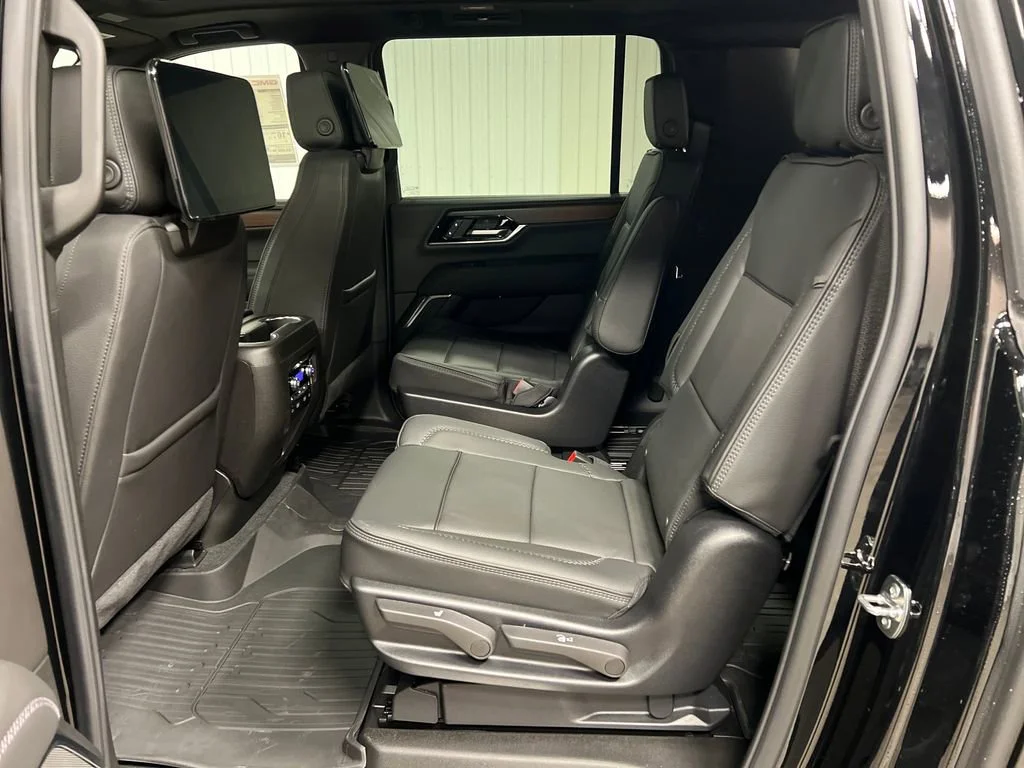 2026 GMC Yukon XL Denali - Photo 13