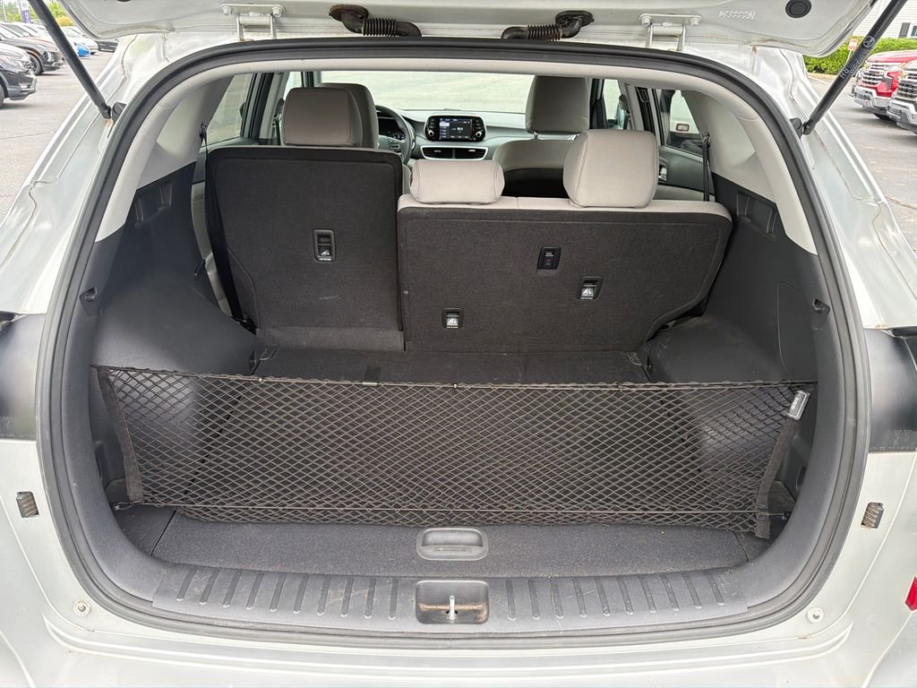 Used 2019 Silver Hyundai SE image 18