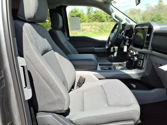 New 2026 Carbonized Gray Metallic Ford XLT image 31