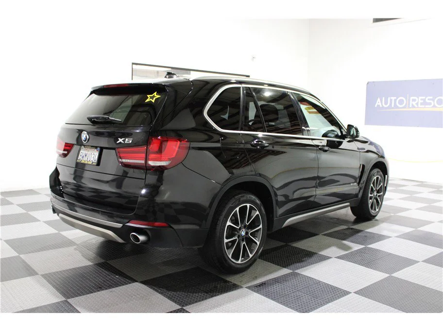 Used 2017 Black BMW sDrive35i image 4