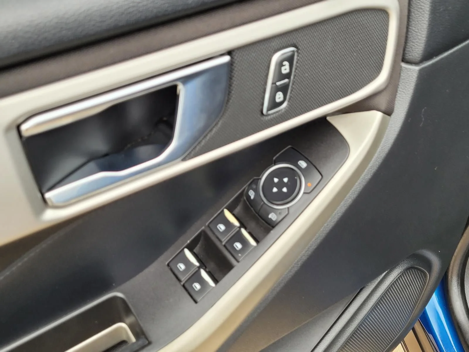 Used 2020 Blue Ford XLT image 22