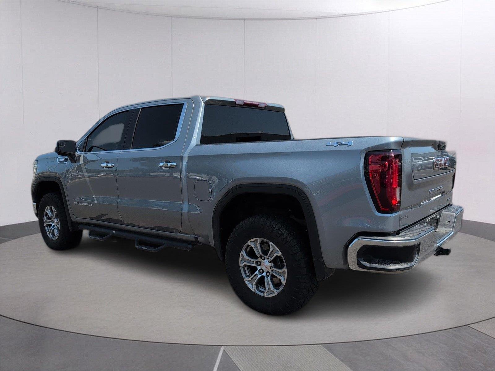 Used 2024 Sterling Metallic GMC SLT image 5