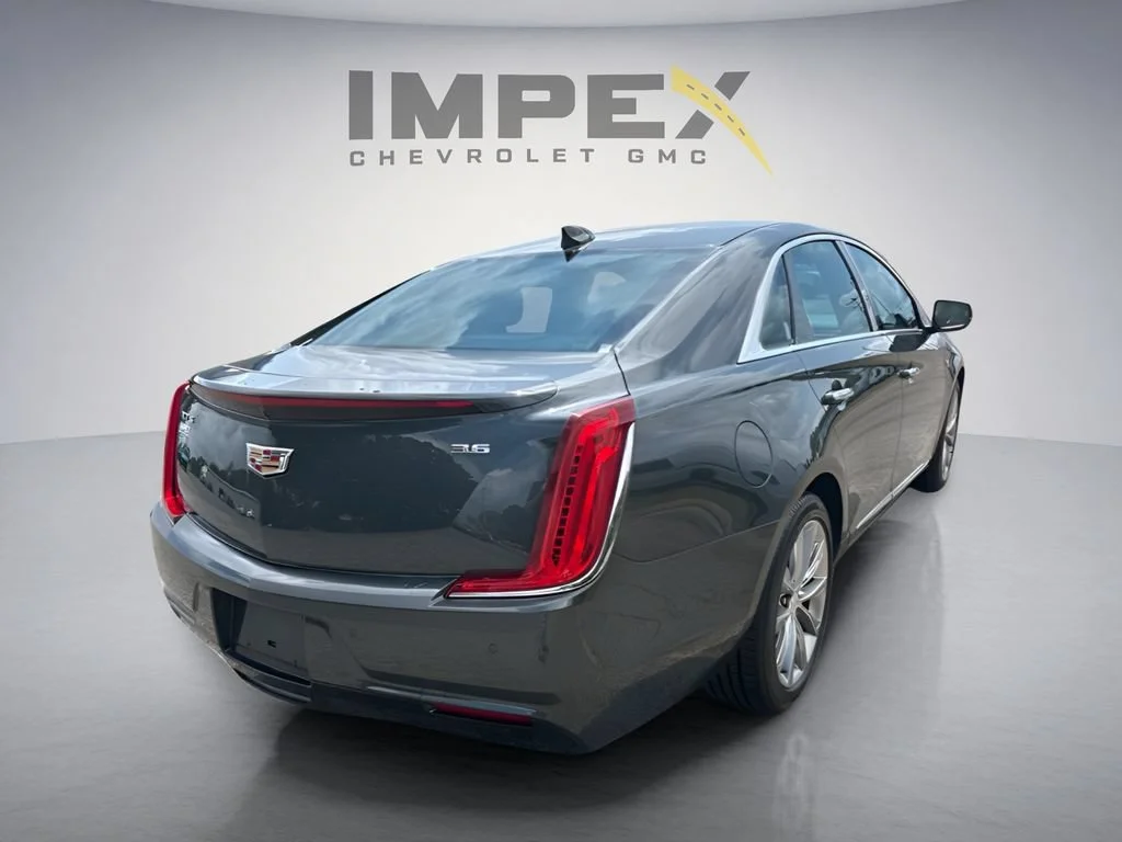 Used 2018 PHANTOM GRAY METALLIC Cadillac  image 5