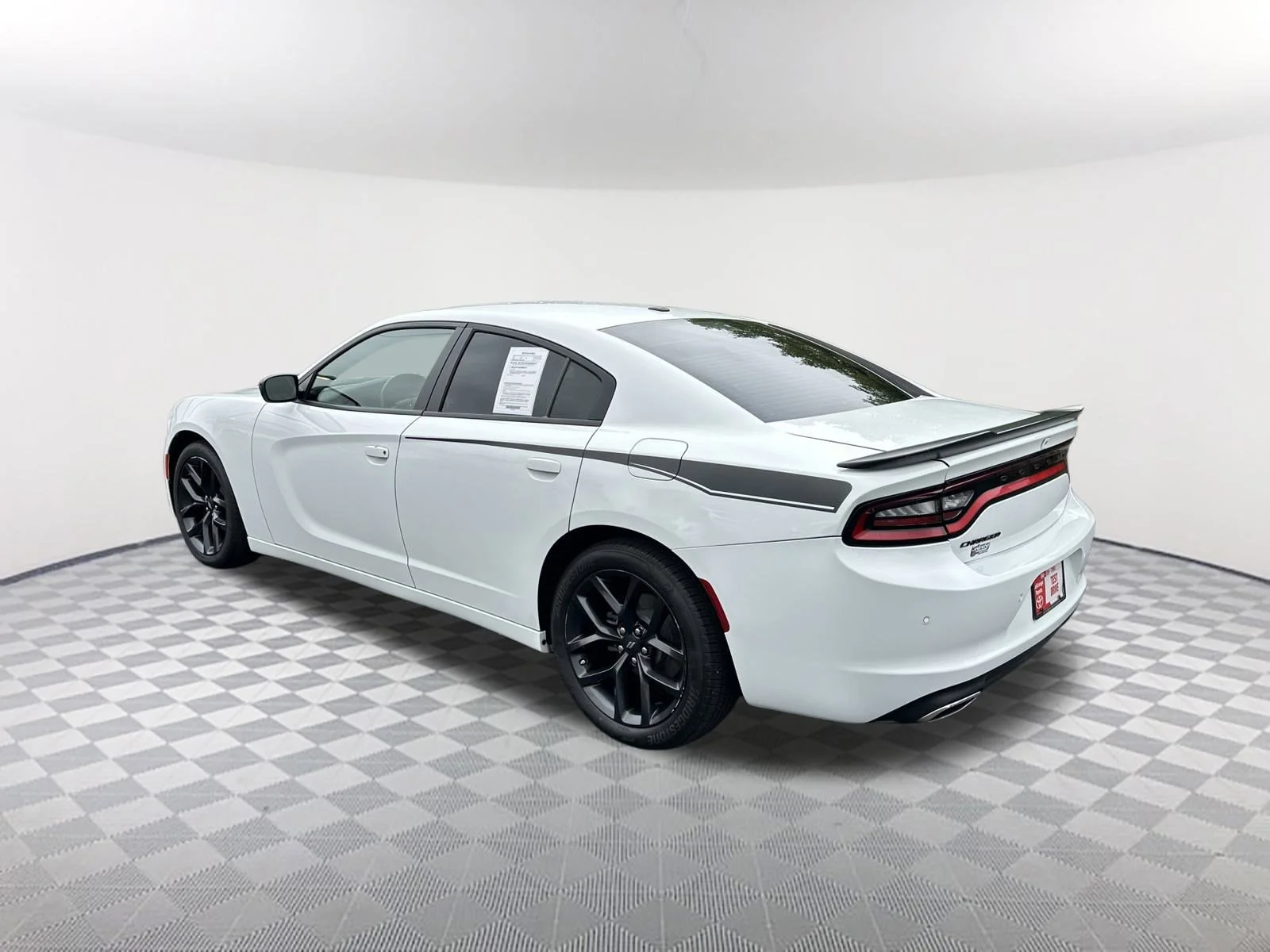 2022 Dodge Charger SXT - Photo 7