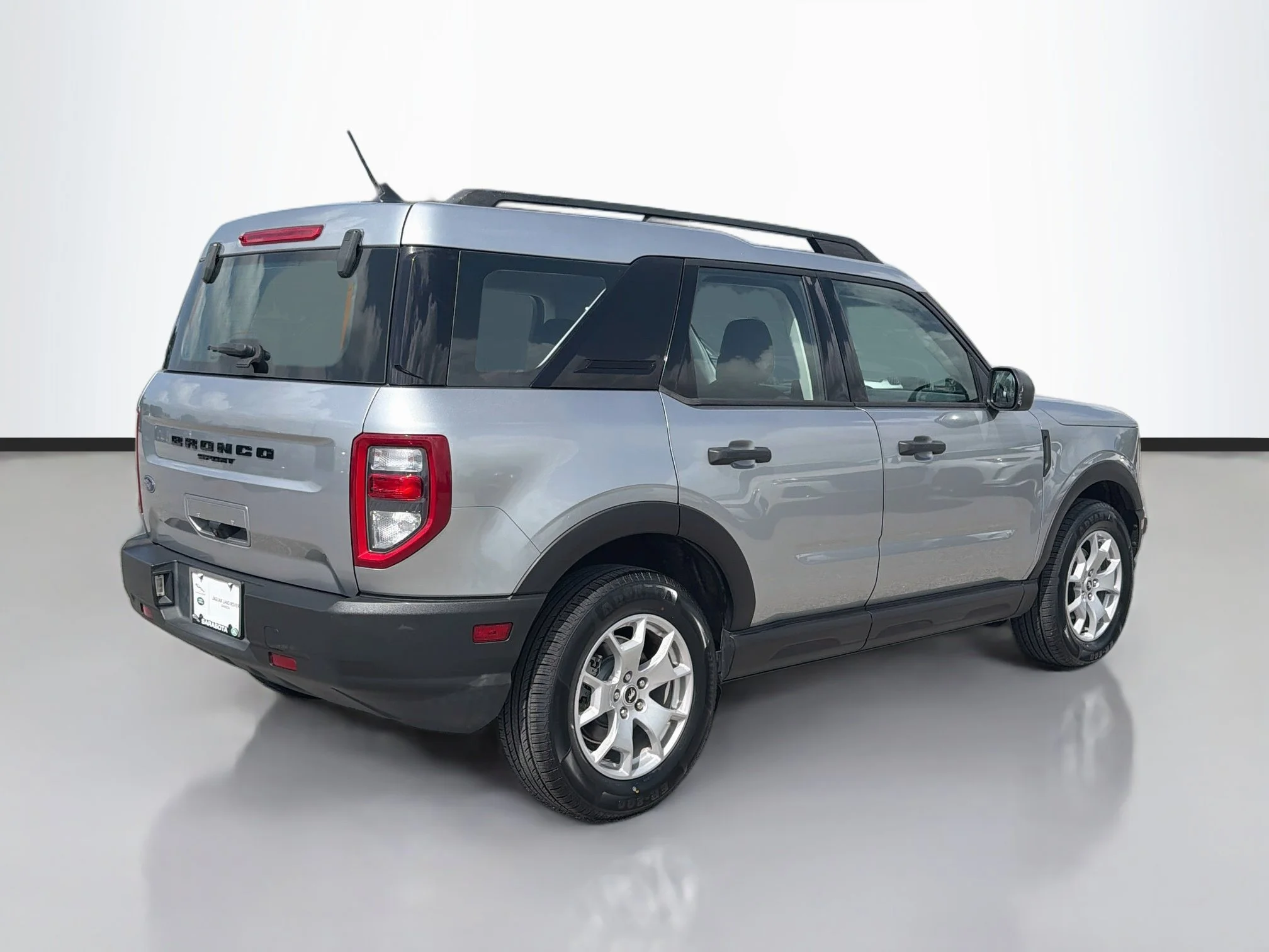 Used 2021 Silver Metallic Ford Base image 5