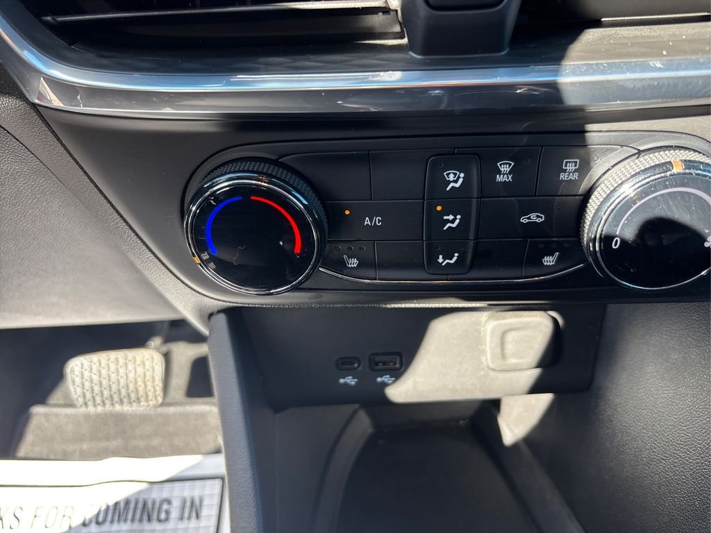 Used 2024 Red Buick Preferred image 32
