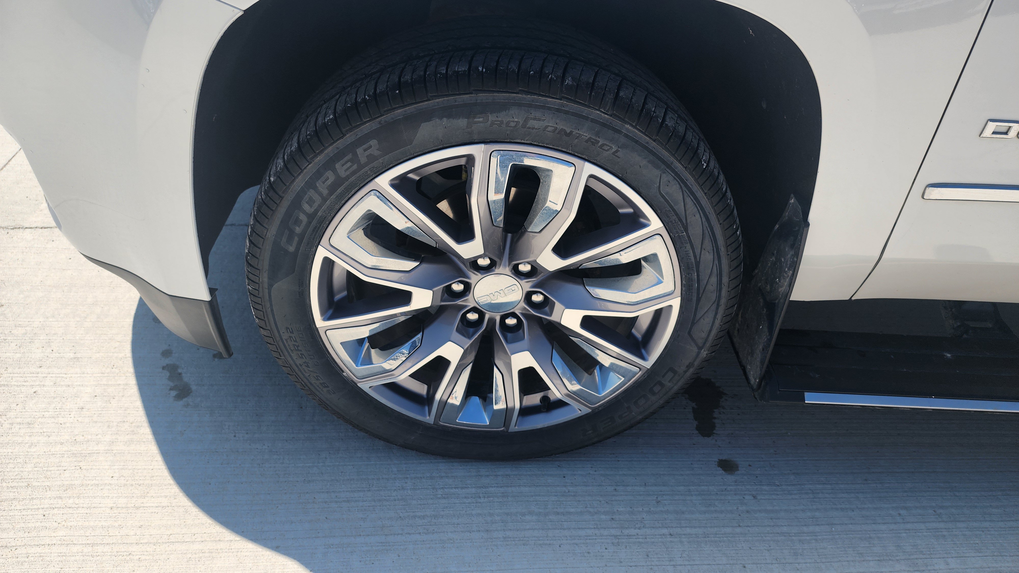 Used 2019 WHITE FROST TRICOAT GMC Denali image 9