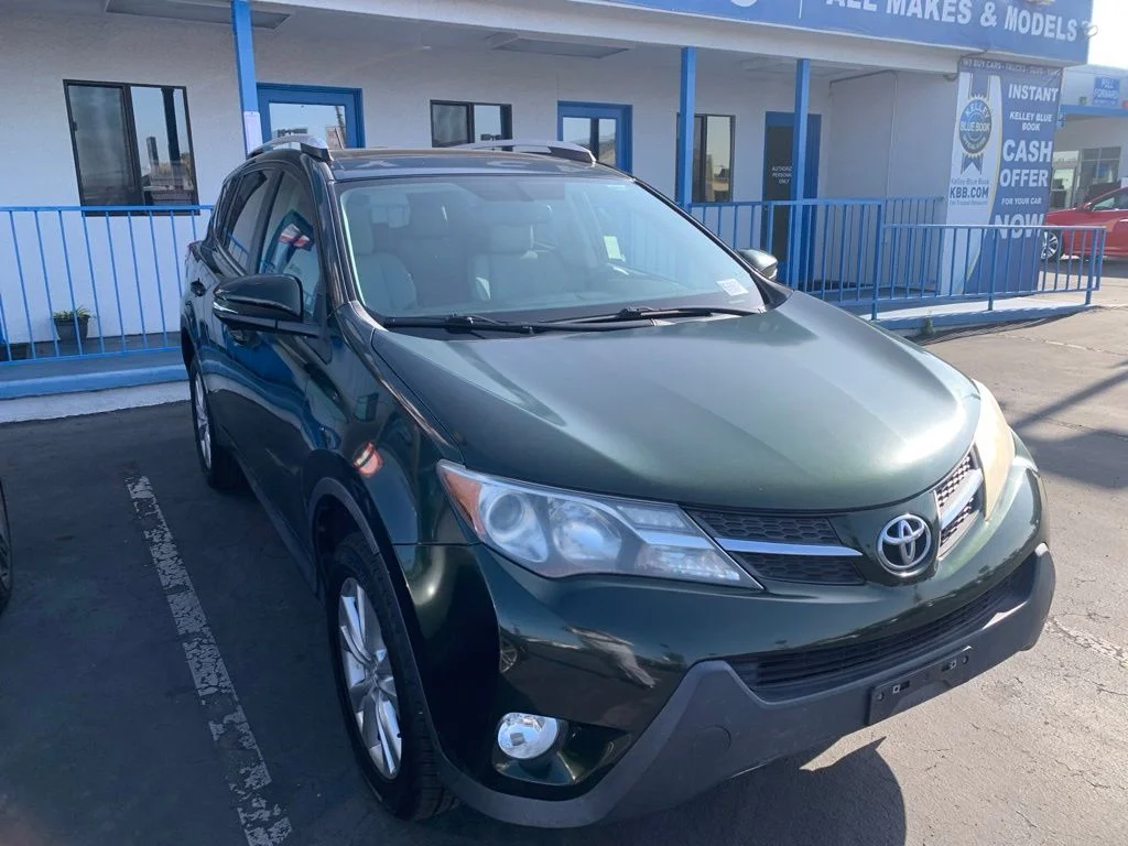 Used 2013 Green Toyota Limited image 4