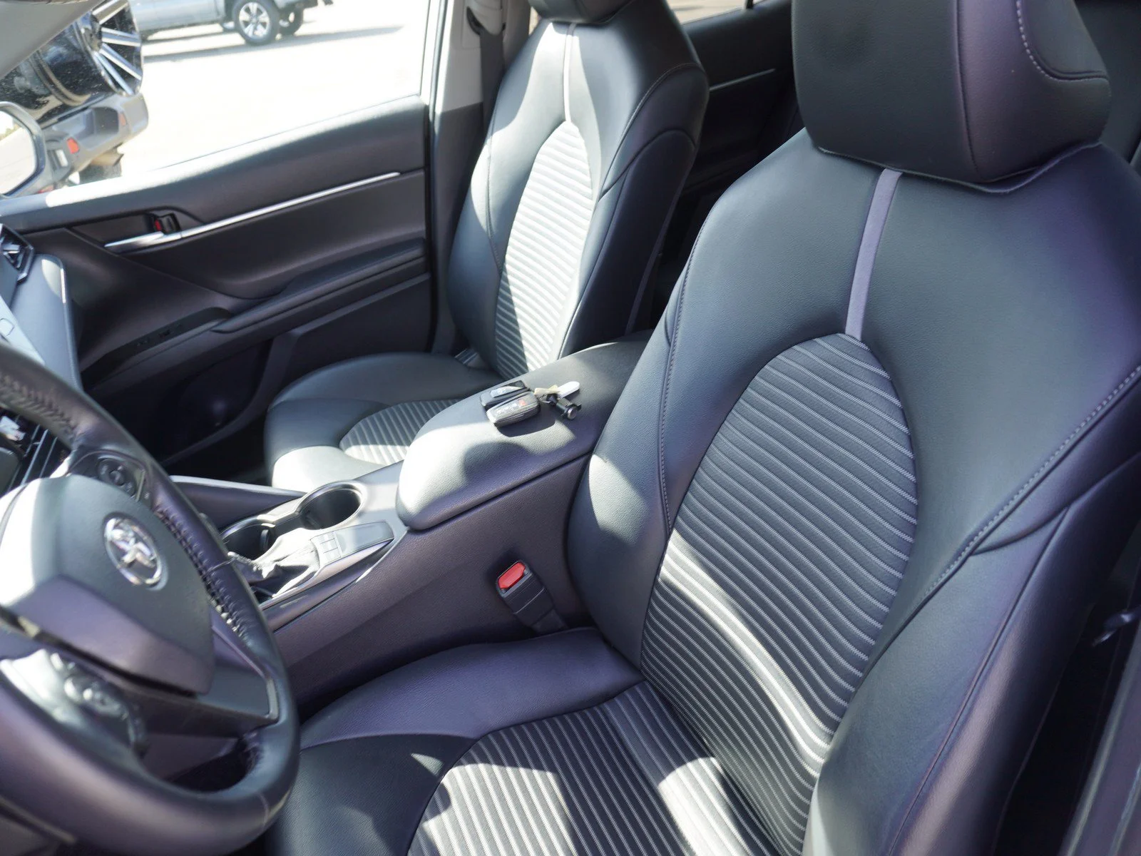 Used 2022 White Toyota SE image 20