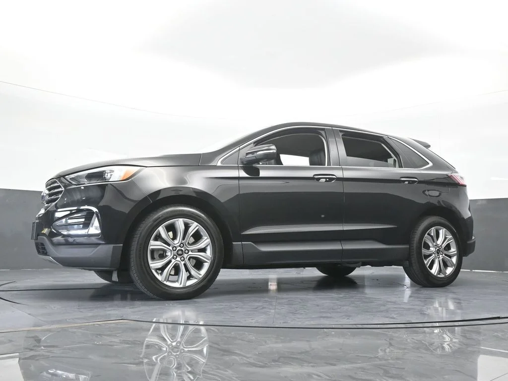 Used 2024 Black Metallic Ford Titanium image 60