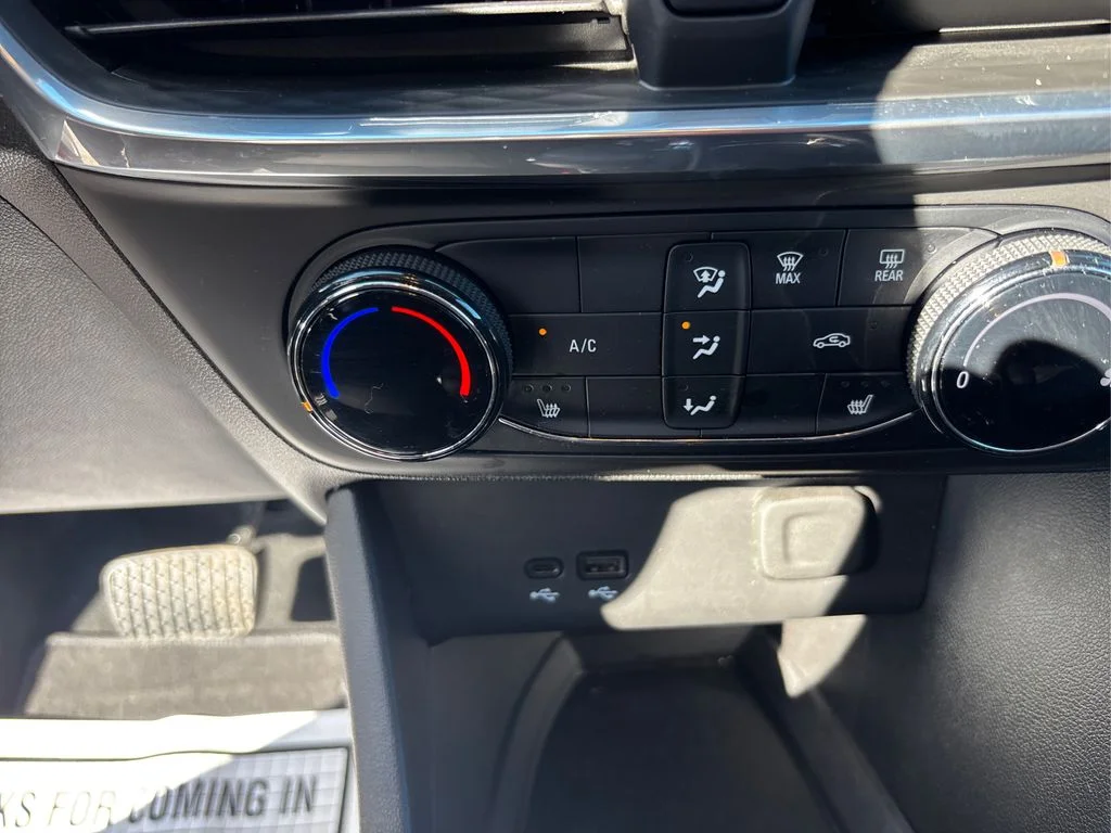 Used 2024 Red Buick Preferred image 32