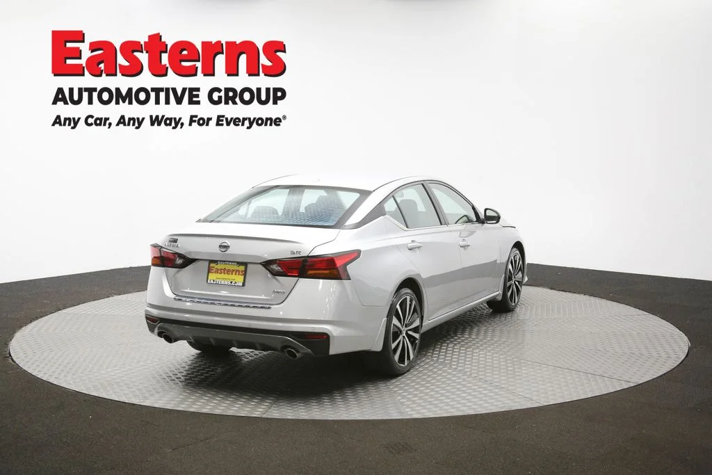 Used 2022 Silver Nissan 2.5 SR image 36