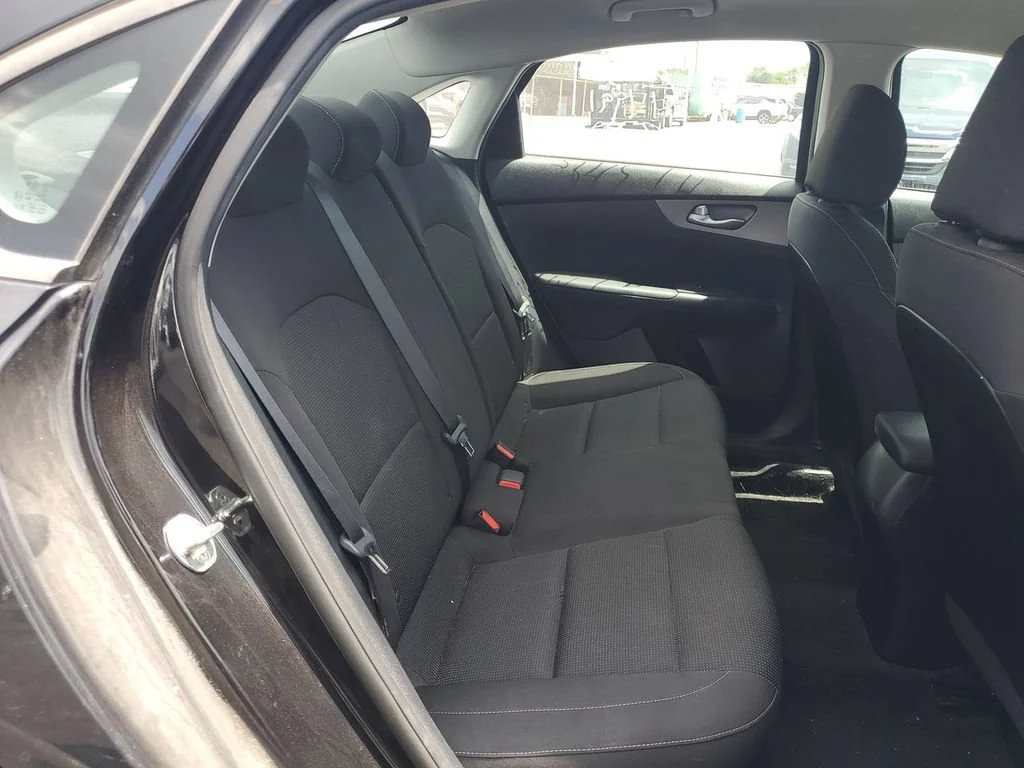 Used 2019 Black Kia LXS image 30
