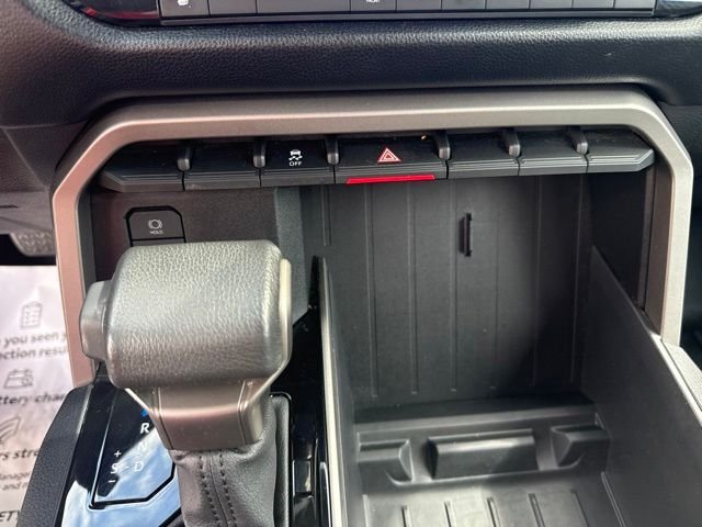 Used 2024  Toyota SR5 image 39