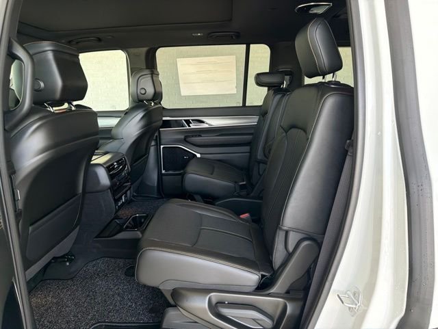 New 2026 Bright White Clear-Coat Exterior Paint Jeep 85th Anniversary Edition image 14