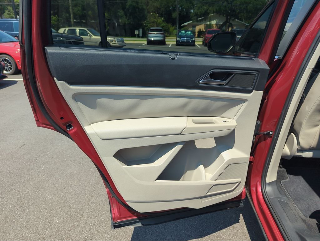 Used 2018  Volkswagen 3.6L V6 SE image 28