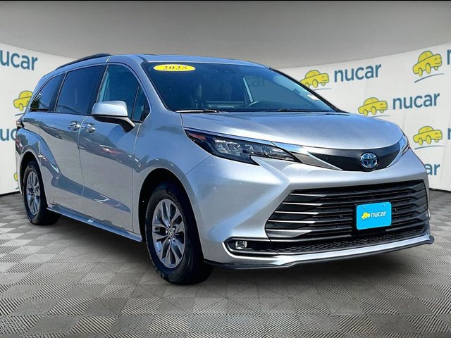 2025 Toyota Sienna XLE