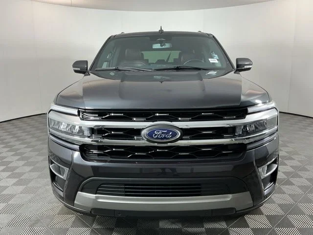 Used 2024  Ford Limited image 2