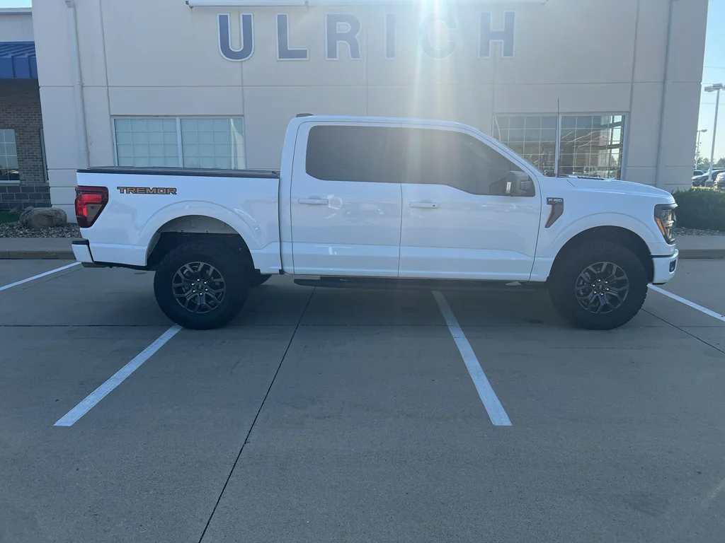 Used 2025 Oxford White Ford Tremor image 11
