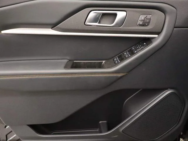 New 2026 Agate Black Metallic Ford Tremor® image 37