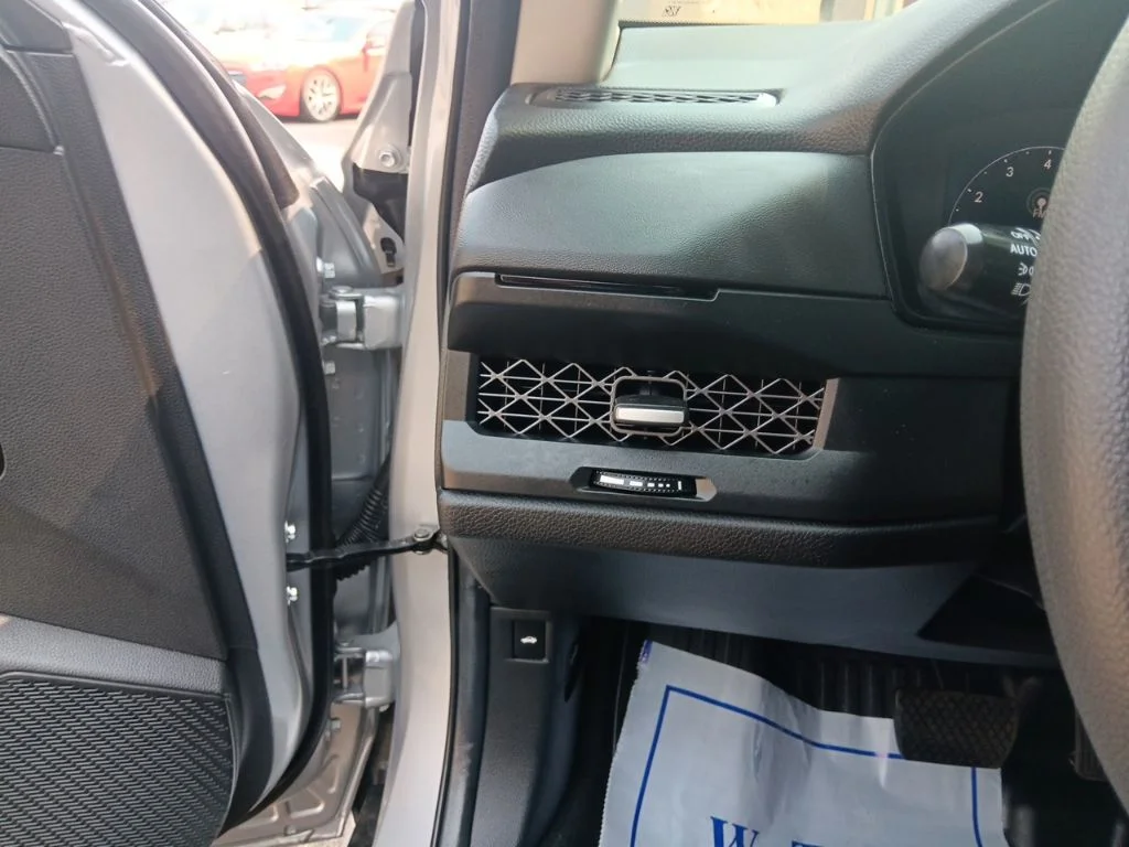 Used 2024 Solar Silver Metallic Honda EX image 15