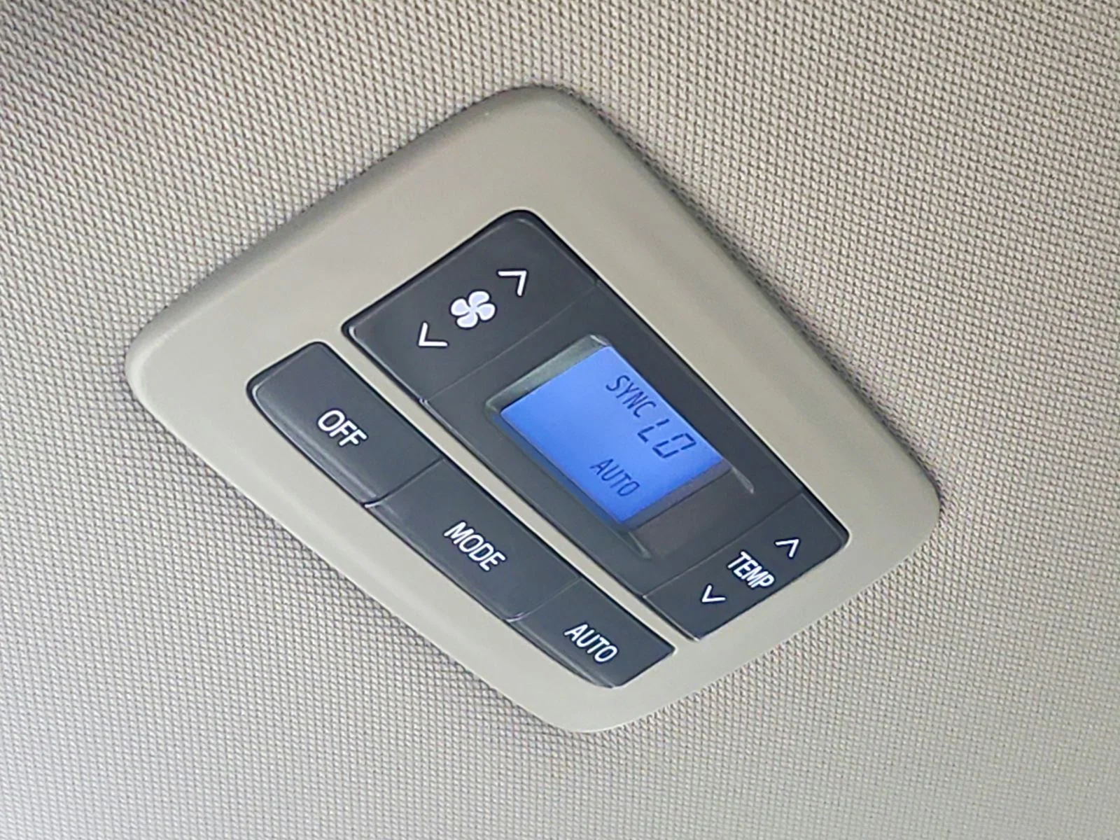 Used 2020 Green Toyota XLE Premium image 40