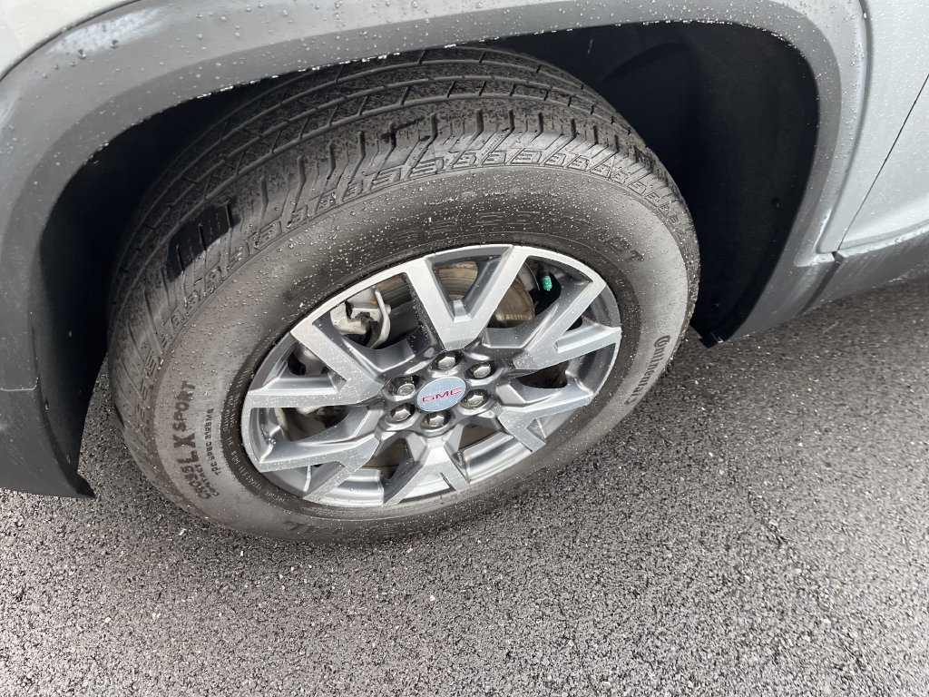 Used 2023 Silver GMC SLT image 9