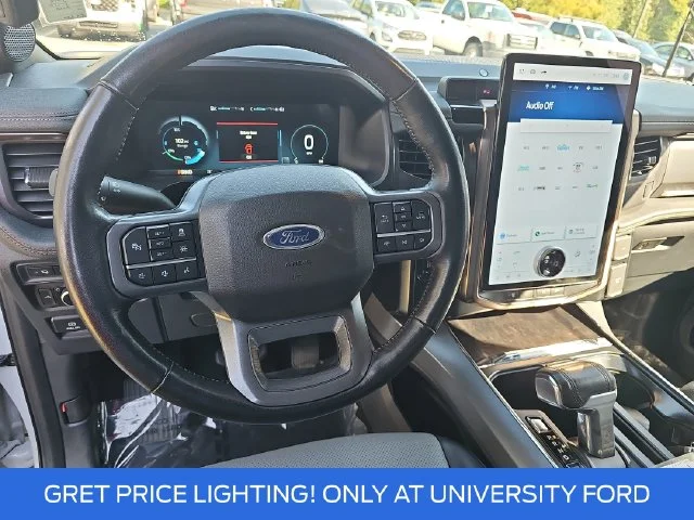 Used 2023 White Ford Lariat image 14