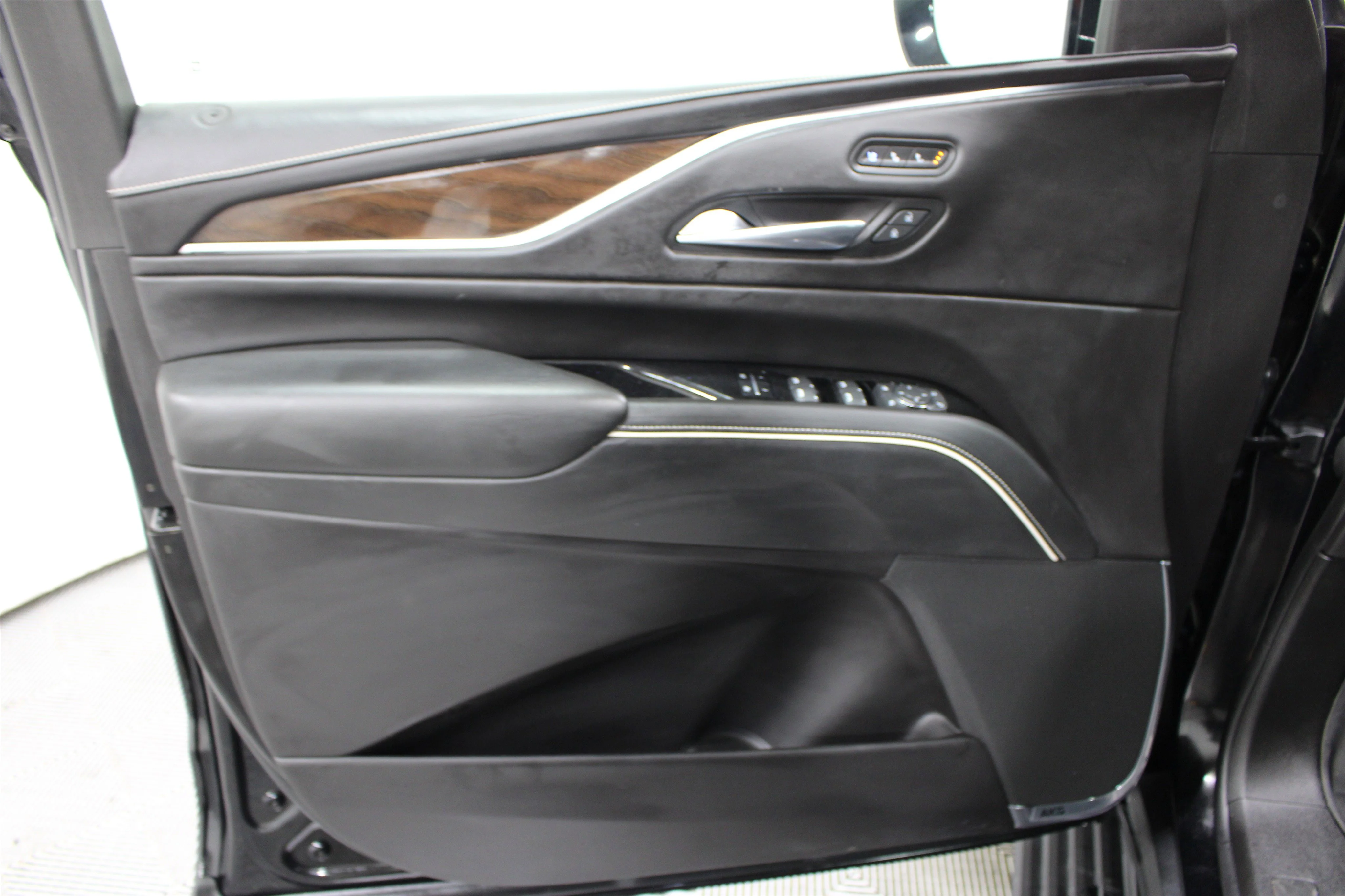 2023 Cadillac Escalade ESV Sport Platinum - Photo 6