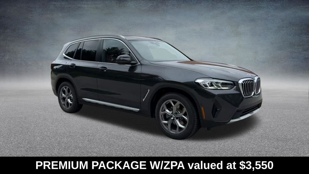 Used 2024 Gray BMW xDrive30i image 3