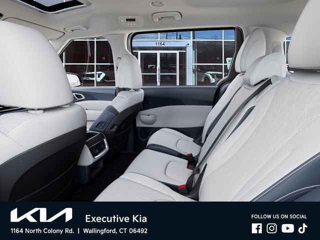 New 2027 Silver Kia  image 18