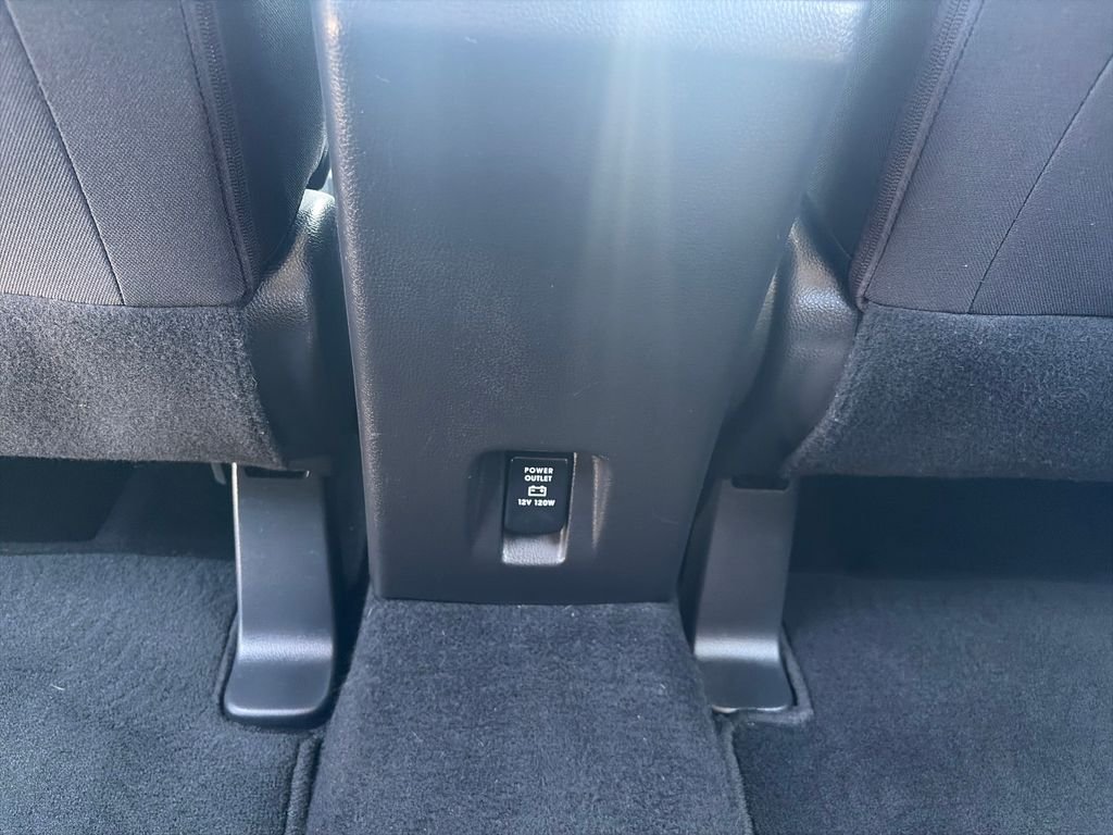 Used 2020 Silver Mitsubishi ES image 32