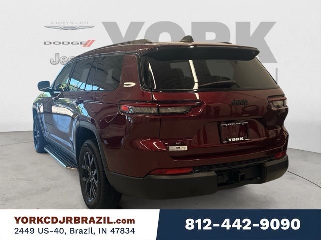 Used 2024 Red Jeep Altitude image 3